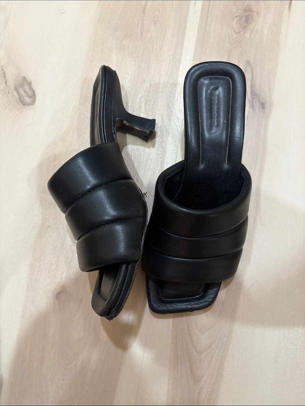 Vince Black Padded Heel